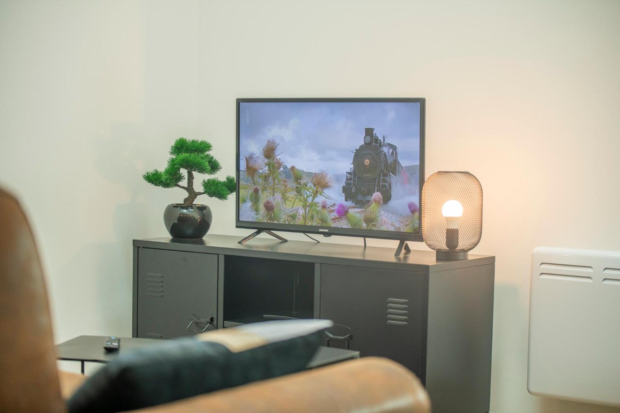 サン・クエンティンKasa Factory - Au Calme - Tv & Wifiアパートメント エクステリア 写真